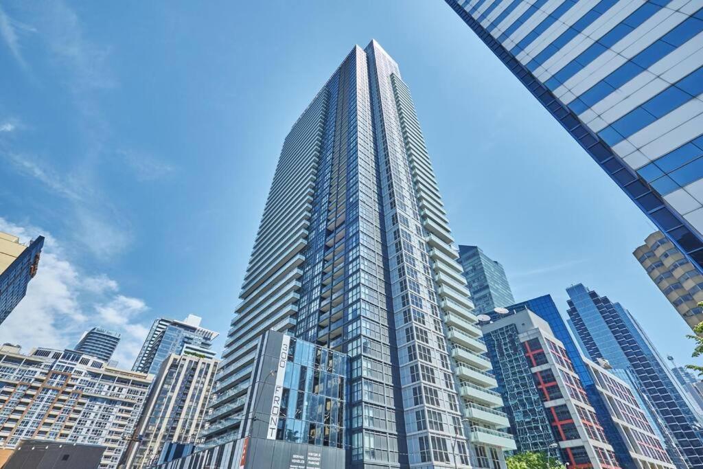 Rare 1Br - Rooftop Pool, Next To Mtcc & Cn Tower Apartment Toronto Exterior photo